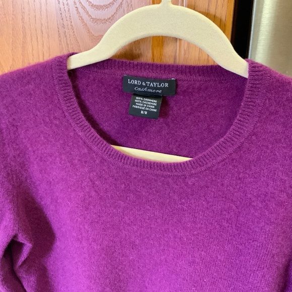 Lord & Taylor Cashmere sweater - Picture 2 of 3